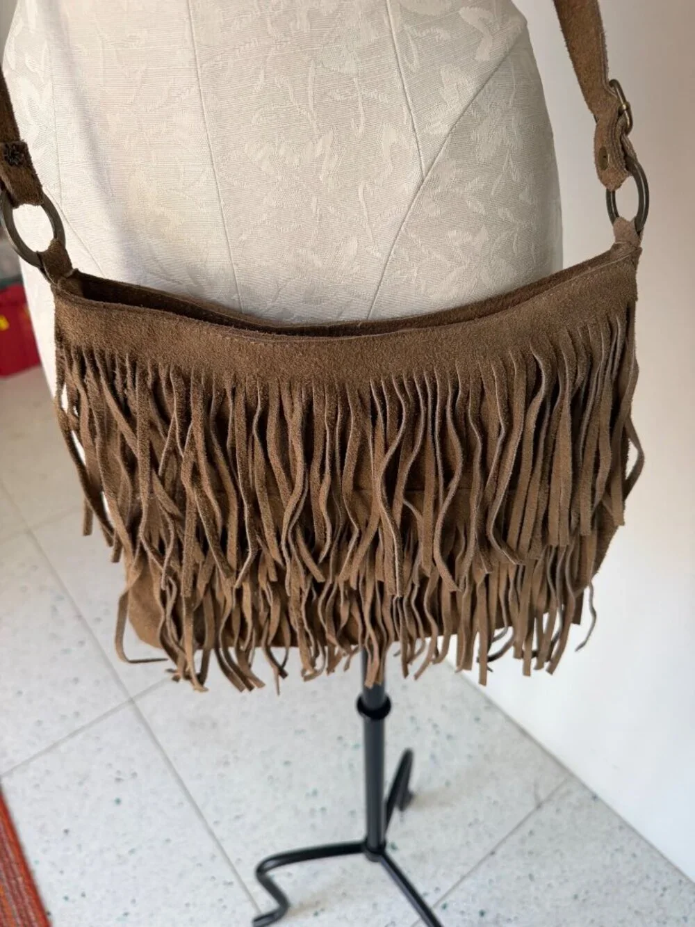 Suede Fringe Womens Crossbody Zipper Hobo-style Adjustable Bag Tan Boho Western